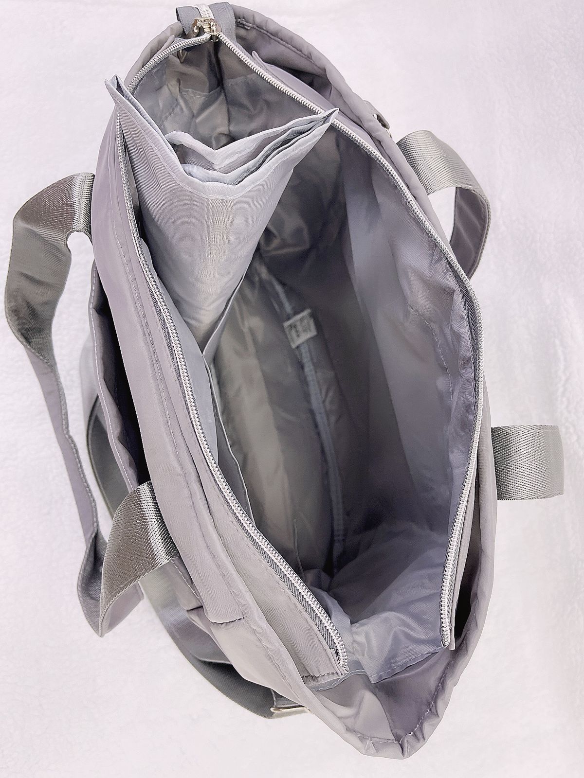 Bolso maternal impermeable mas mudador color gris