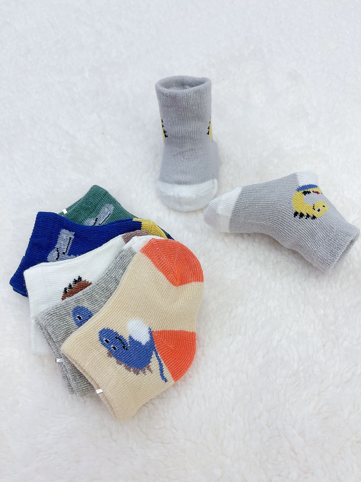 6 pares de calcetines 100% algodón con diseño de dinosaurio