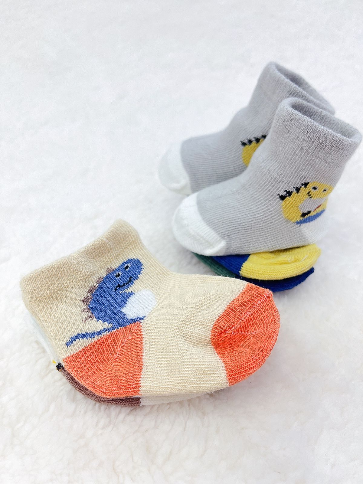 6 pares de calcetines 100% algodón con diseño de dinosaurio