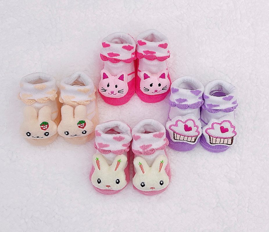 4 pares surtidos de calcetines de algodón tipo botines con diseño en 3D y antideslizante (niña)