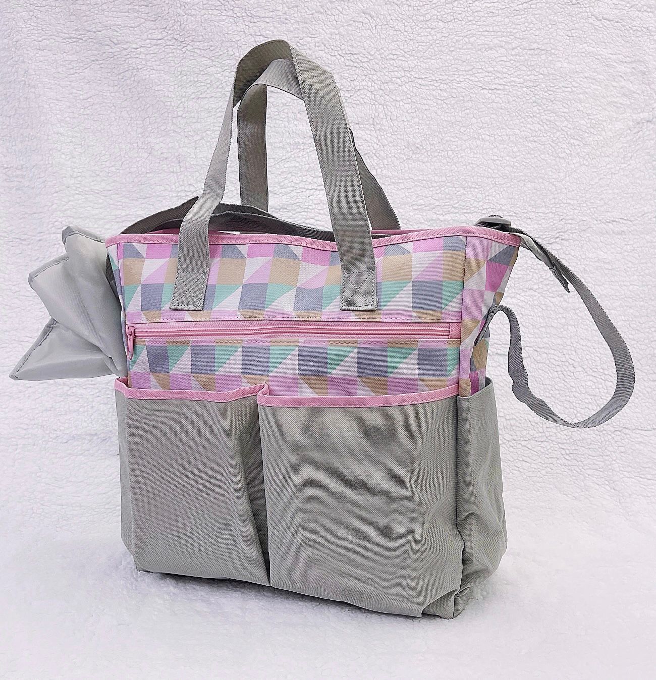 Bolso maternal diseño cuadros + mudador