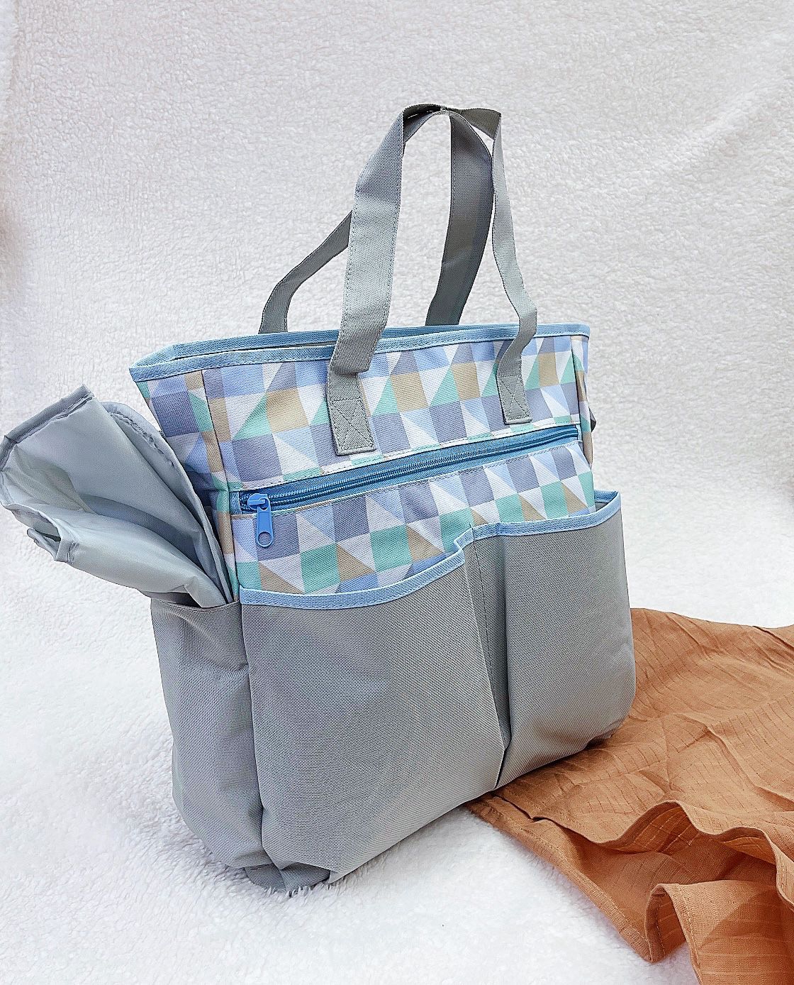 Bolso maternal diseño cuadros + mudador