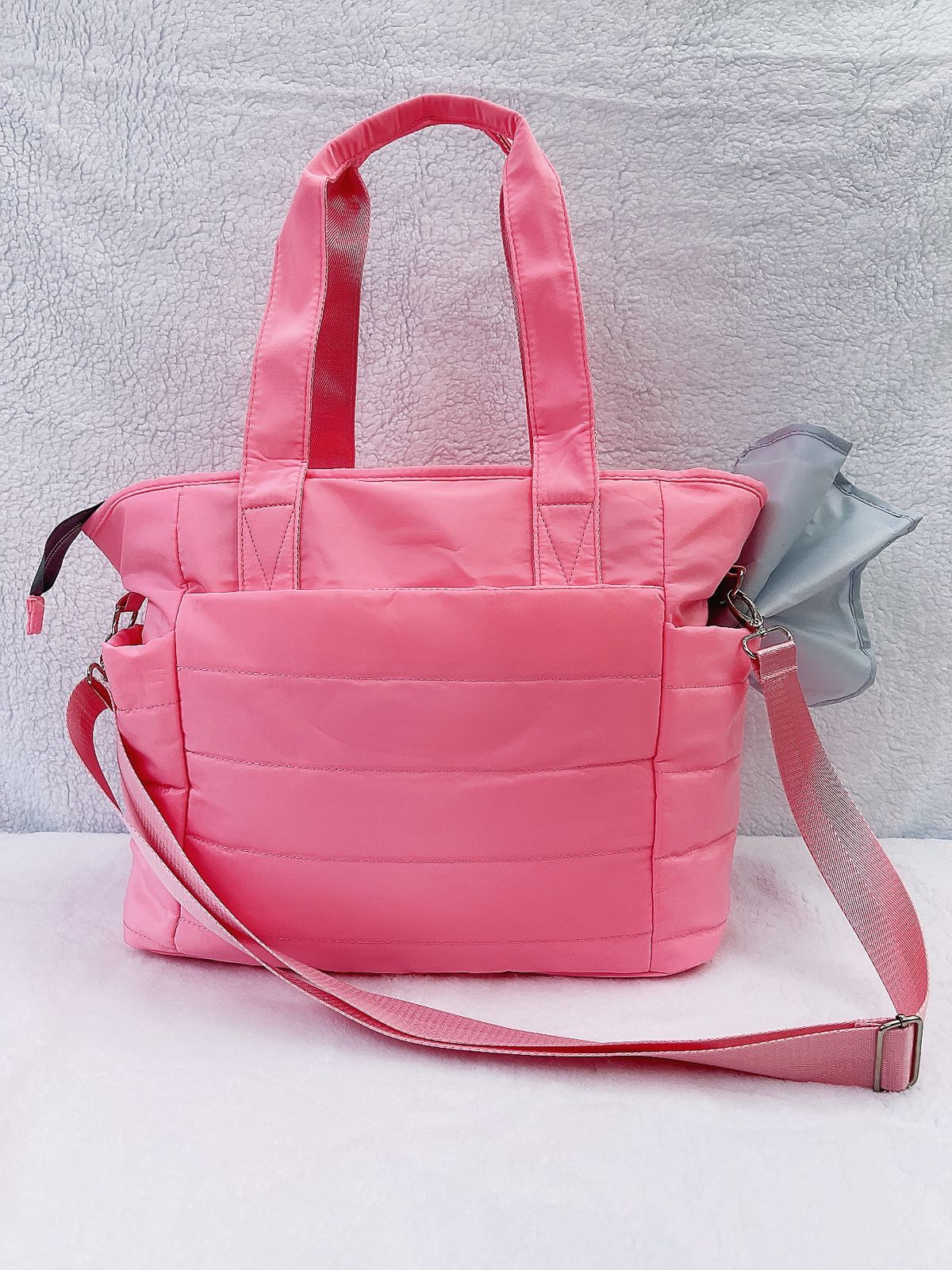 Bolso maternal impermeable mas mudador color rosa