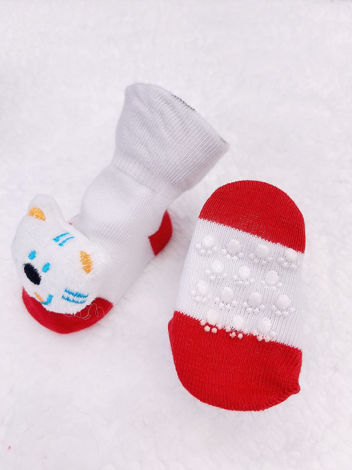 4 pares surtidos de calcetines de algodón tipo botines con diseño en 3D y antideslizante (niño)
